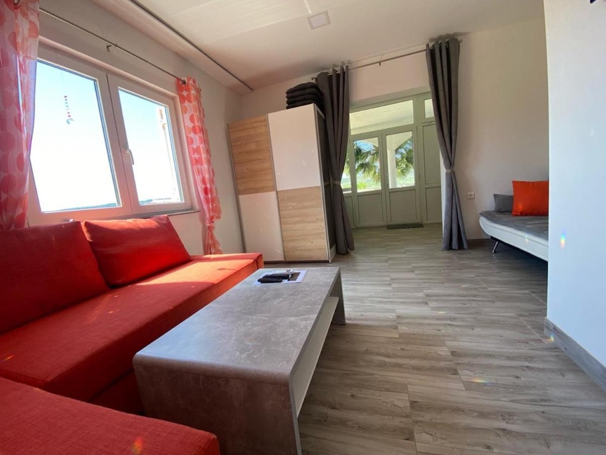 Villa Sabina - Apartments Kroatien Ražanac Buitenkant foto
