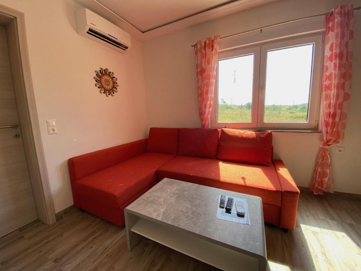 Villa Sabina - Apartments Kroatien Ražanac Buitenkant foto