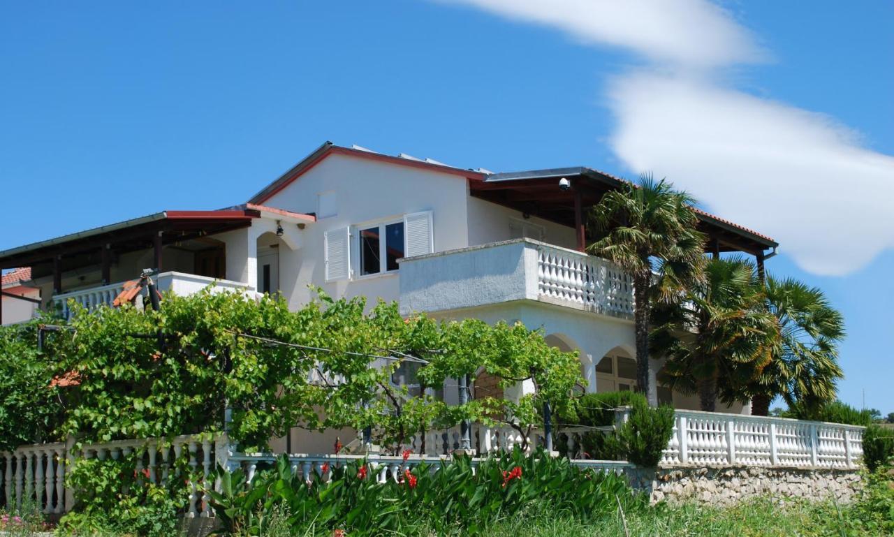 Villa Sabina - Apartments Kroatien Ražanac Buitenkant foto