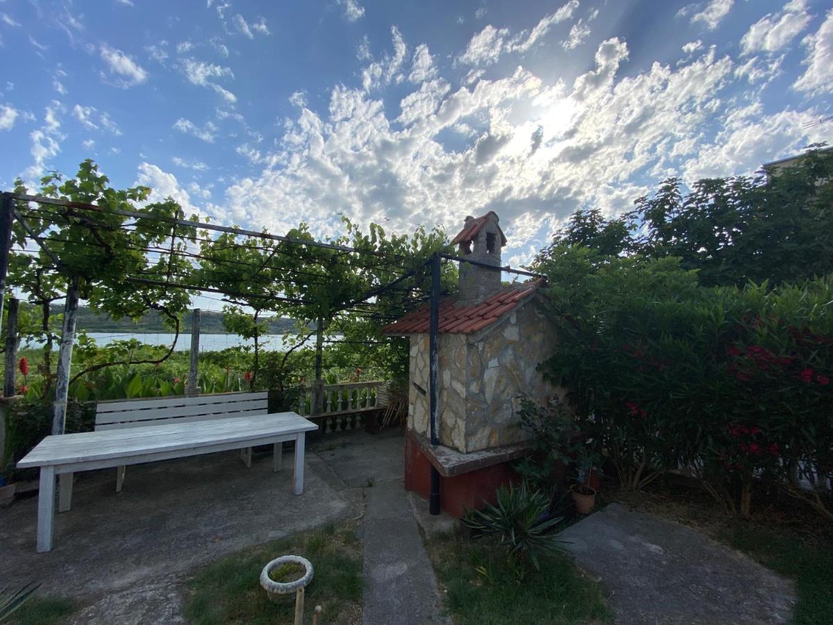 Villa Sabina - Apartments Kroatien Ražanac Buitenkant foto