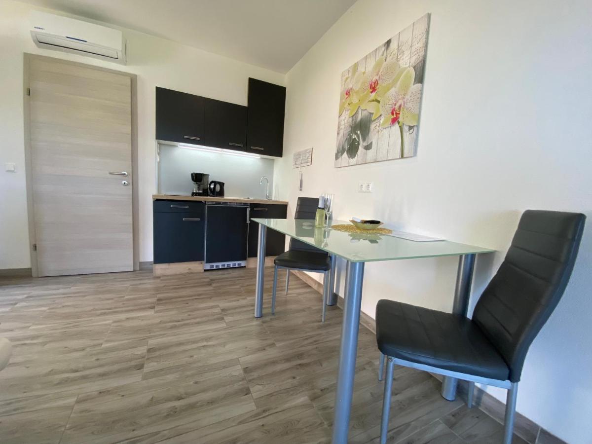Villa Sabina - Apartments Kroatien Ražanac Buitenkant foto