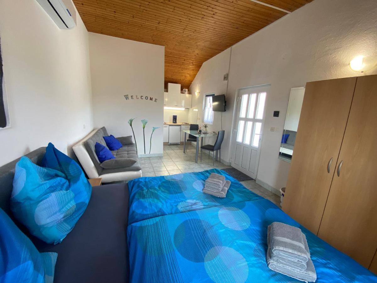 Villa Sabina - Apartments Kroatien Ražanac Buitenkant foto