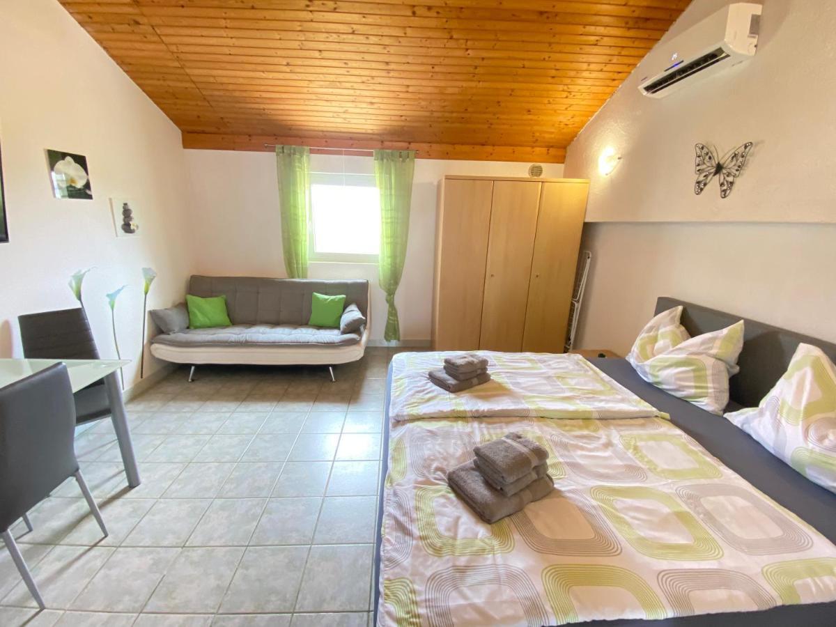 Villa Sabina - Apartments Kroatien Ražanac Buitenkant foto